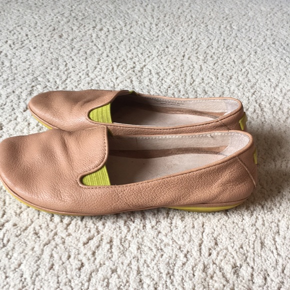 camper right nina strappy flat